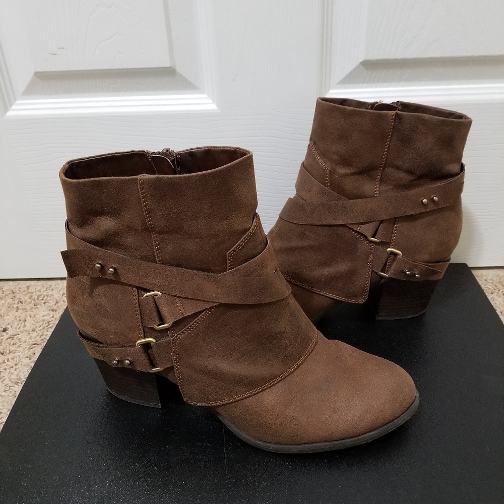 Fergalicious, Fashion Boot, Women's Size 12, Brown